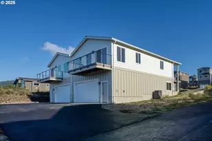 110 Crescent St, Tillamook, OR 97141 - Photo 32