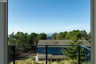 110 Crescent St, Tillamook, OR 97141 - Photo 12