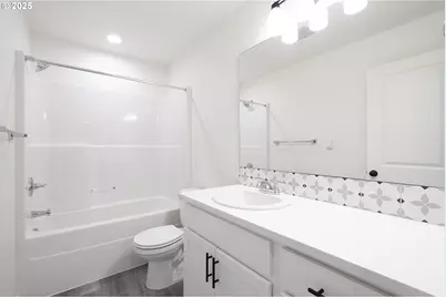 14718 SE Powell Blvd, Portland, OR 97236 - Photo 12