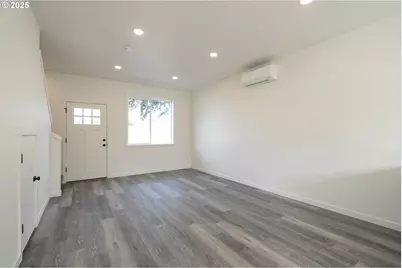 14718 SE Powell Blvd, Portland, OR 97236 - Photo 4