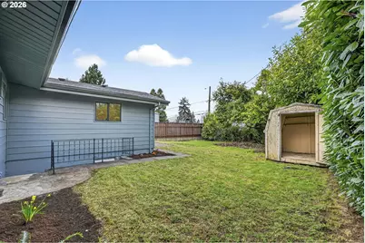 12019 NE Sacramento St, Portland, OR 97220 - Photo 46