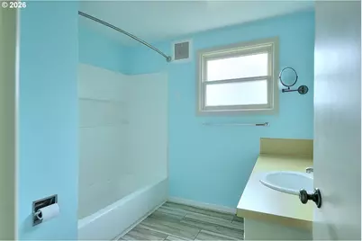 605 Fulvue Dr, Eugene, OR 97405 - Photo 12