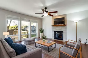 1077 SE Dogwood Ln, Gresham, OR 97080 - Photo 4