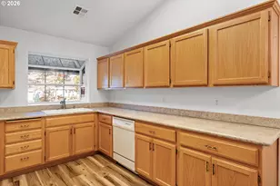 1785 Brookhurst Way, Grants Pass, OR 97527 - Photo 16