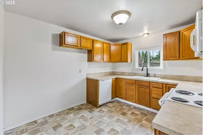 1141 SE Lewis St, Dallas, OR 97338 - Photo 8