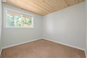583 Lochmoor Pl, Eugene, OR 97405 - Photo 26