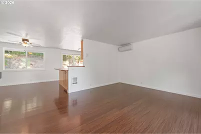 583 Lochmoor Pl, Eugene, OR 97405 - Photo 6