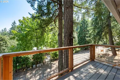 583 Lochmoor Pl, Eugene, OR 97405 - Photo 10