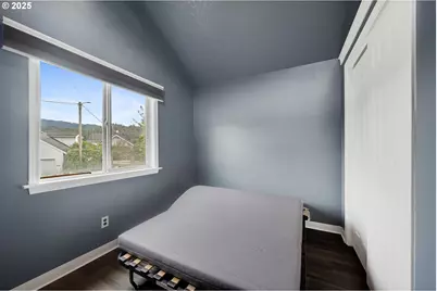 308 1st St, Garibaldi, OR 97118 - Photo 20