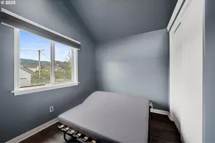 308 1st St, Garibaldi, OR 97118 - Photo 20