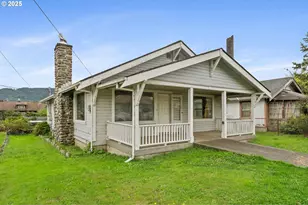 308 1st St, Garibaldi, OR 97118 - Photo 2