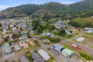 308 1st St, Garibaldi, OR 97118 - Photo 24