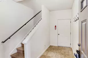 8074 NE Miriam Way, Hillsboro, OR 97006 - Photo 4