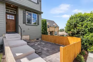 3630 SW Vermont St, Portland, OR 97219 - Photo 2