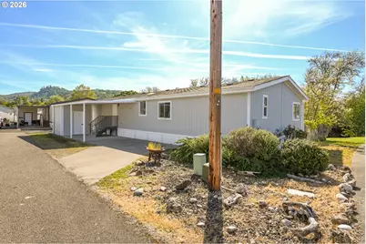 221 River Place Dr #117, Roseburg, OR 97470 - Photo 1