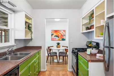 9206 N Van Houten Ave, Portland, OR 97203 - Photo 12