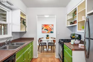 9206 N Van Houten Ave, Portland, OR 97203 - Photo 12