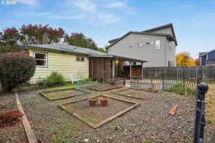 9206 N Van Houten Ave, Portland, OR 97203 - Photo 26