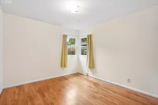9206 N Van Houten Ave, Portland, OR 97203 - Photo 16