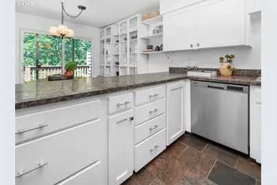 3835 SW Canby St, Portland, OR 97219 - Photo 14