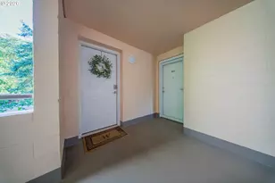 6605 W Burnside St, Portland, OR 97210 - Photo 4