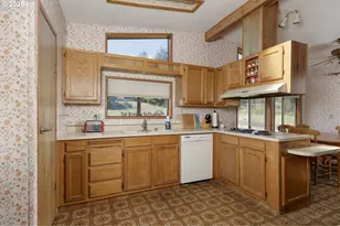 245 S Mike Rd, Tygh Valley, OR 97063 - Photo 8
