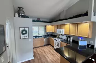 141 Cortland Ln, Eugene, OR 97404 - Photo 14