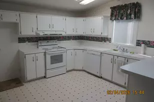 751 SE Meadowood Dr, Winston, OR 97496 - Photo 6