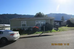 751 SE Meadowood Dr, Winston, OR 97496 - Photo 4
