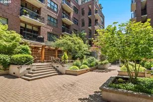 820 NW 12th Ave, Portland, OR 97209 - Photo 32