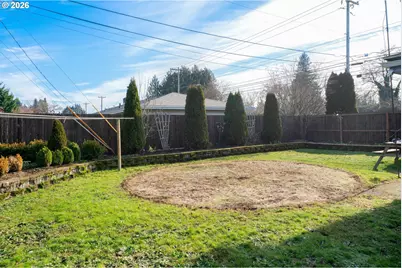 389 Maxwell Rd, Eugene, OR 97404 - Photo 40