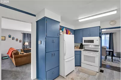 389 Maxwell Rd, Eugene, OR 97404 - Photo 16