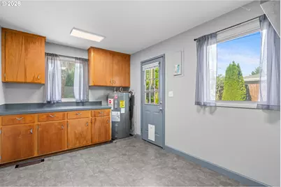 389 Maxwell Rd, Eugene, OR 97404 - Photo 22