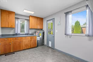 389 Maxwell Rd, Eugene, OR 97404 - Photo 22