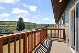 1159 W Pine St, The Dalles, OR 97058 - Photo 26