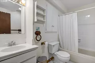 4525 Fox Hollow Rd, Eugene, OR 97405 - Photo 22