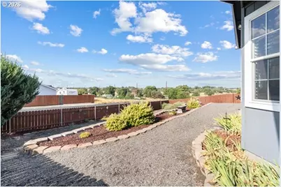 2307 NW Eucalyptus Dr, Hermiston, OR 97838 - Photo 30