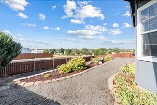 2307 NW Eucalyptus Dr, Hermiston, OR 97838 - Photo 30