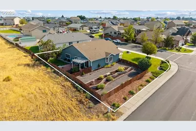 2307 NW Eucalyptus Dr, Hermiston, OR 97838 - Photo 40