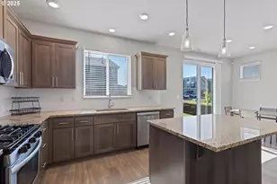 2598 NW Meadows Dr, McMinnville, OR 97128 - Photo 6