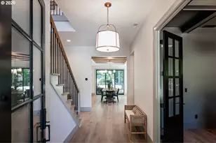 964 Country Commons Ln, Lake Oswego, OR 97034 - Photo 2