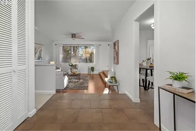 5138 SW Santa Monica Ct, Portland, OR 97221 - Photo 8