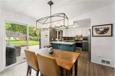 6213 SW 33rd Pl, Portland, OR 97239 - Photo 8
