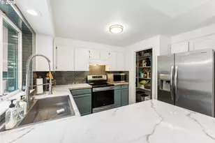6213 SW 33rd Pl, Portland, OR 97239 - Photo 10