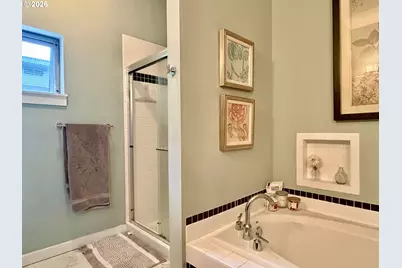 3930 Abbey Ln #301A, Astoria, OR 97103 - Photo 18