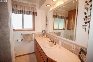 32910 SW Bridges Rd, Hillsboro, OR 97123 - Photo 10