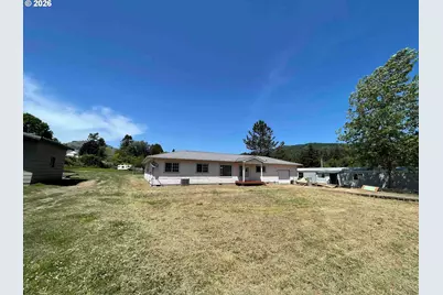 151 E Date St, Powers, OR 97466 - Photo 4