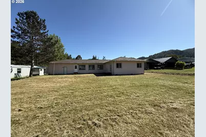 151 E Date St, Powers, OR 97466 - Photo 12