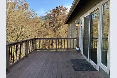 286 Winchester Creek Ave, Winchester, OR 97495 - Photo 6