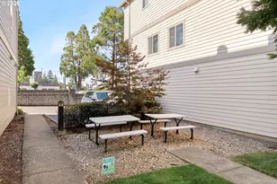 10336 SW Hollyridge Ln, Beaverton, OR 97005 - Photo 24